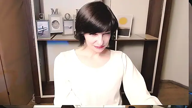  AngeliaFlow  online show from 05-20-26, 09:48
