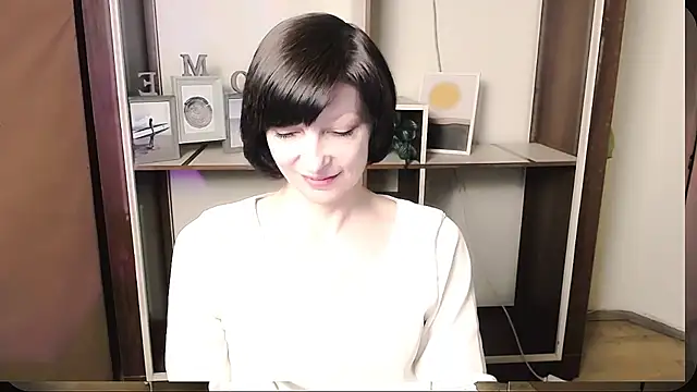  AngeliaFlow  online show from 05-30-26, 07:27