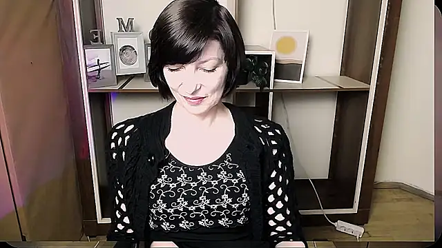  AngeliaFlow  online show from 06-02-26, 07:32