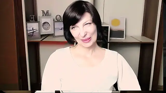  AngeliaFlow  online show from 07-25-26, 07:50