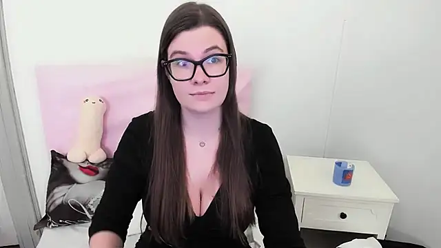 Snapshot of CarolineFlirt chatting on 02-26-26, 03:22 CarolineFlirt online show from 02-26-26, 03:22