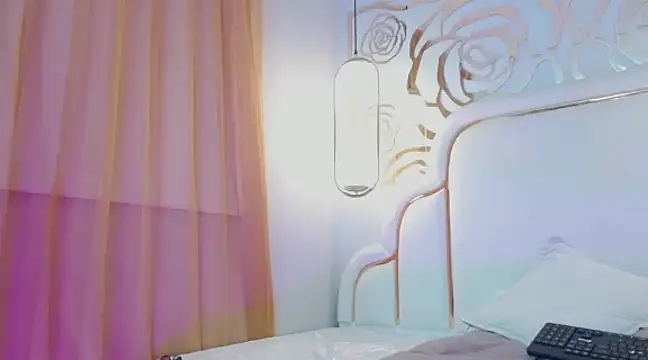 Snapshot of Lilith_NoirF chatting on 02-19-25, 04:44 Lilith NoirF online show from 02-19-25, 04:44