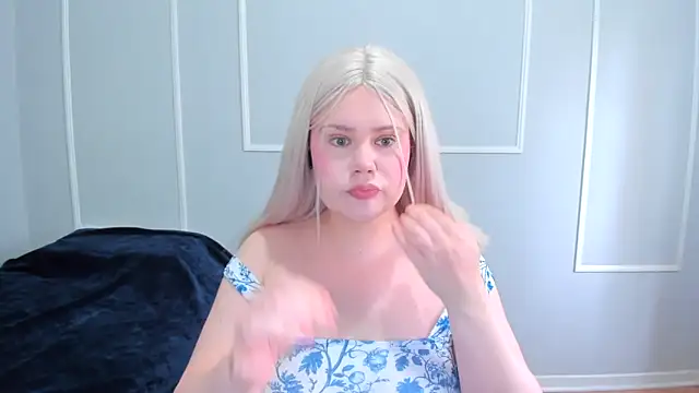 Snapshot of _leana_ chatting on 10-23-25, 06:28  leana  online show from 10-23-25, 06:28