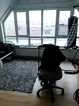 Snapshot of Gamergirl-Linela chatting on 03-15-25, 04:32 Gamergirl-Linela online show from 03-15-25, 04:32