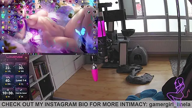 Snapshot of Gamergirl-Linela chatting on 10-12-25, 03:44 Gamergirl-Linela online show from 10-12-25, 03:44