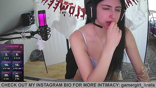 Snapshot of Gamergirl-Linela chatting on 10-27-25, 01:59 Gamergirl-Linela online show from 10-27-25, 01:59