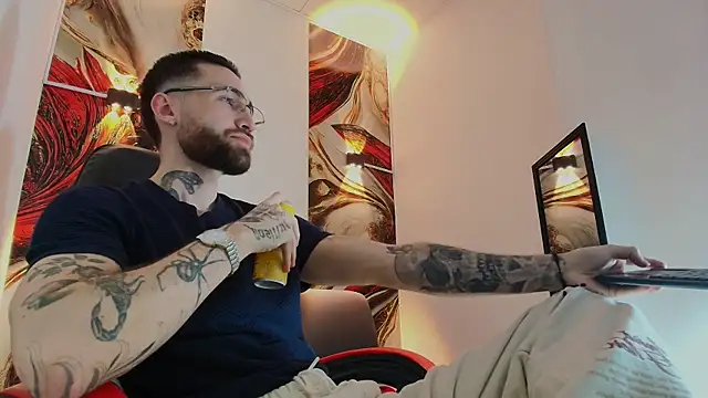 Luke davis01 online show from 12-02-25, 01:17