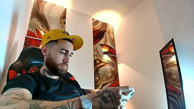 Luke davis01 online show from 04-22-26, 01:12