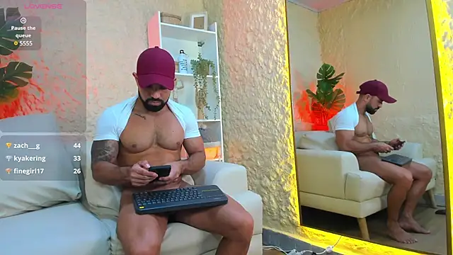 Maofenix online show from 02-13-25, 07:56