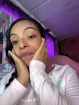 Snapshot of Skye_Moore chatting on 03-18-26, 07:39 Skye Moore online show from 03-18-26, 07:39