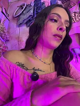 Snapshot of Skye_Moore chatting on 05-24-26, 02:27 Skye Moore online show from 05-24-26, 02:27