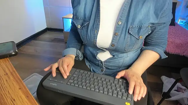  michonne  online show from 04-09-26, 10:15