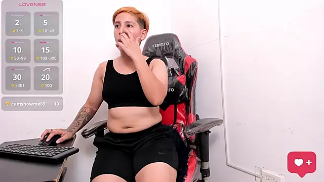 Snapshot of Brianna_Hard chatting on 02-18-25, 10:58 Brianna Hard online show from 02-18-25, 10:58