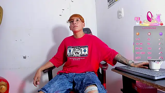 Snapshot of Brianna_Hard chatting on 03-21-25, 04:17 Brianna Hard online show from 03-21-25, 04:17