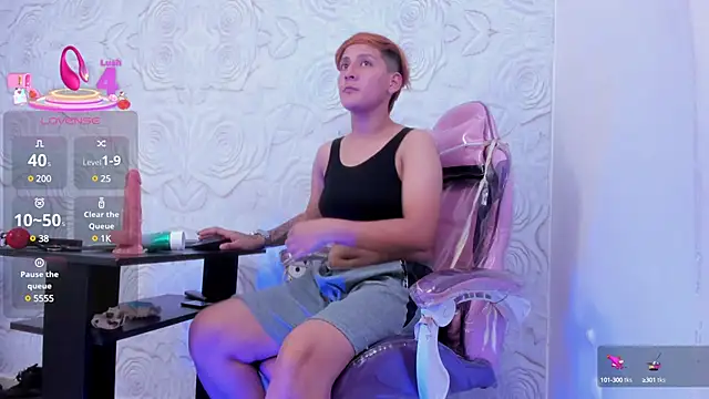 Snapshot of Brianna_Hard chatting on 03-22-25, 08:40 Brianna Hard online show from 03-22-25, 08:40