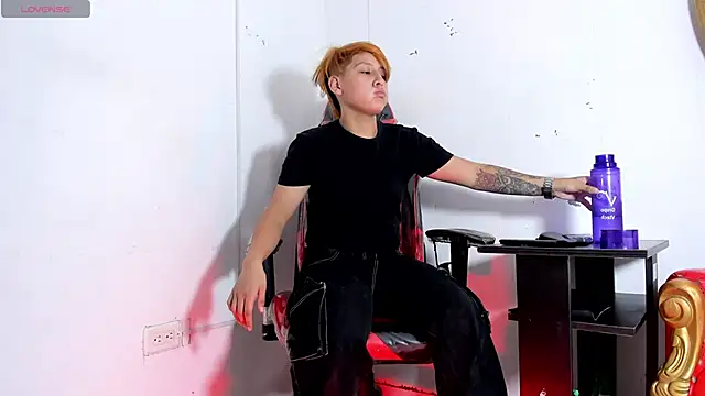 Snapshot of Brianna_Hard chatting on 03-23-25, 03:54 Brianna Hard online show from 03-23-25, 03:54