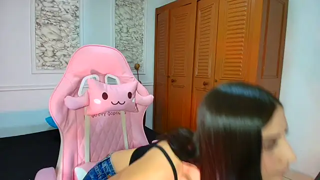 Danella houston online show from 12-17-25, 05:30