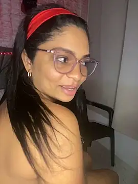 Snapshot of Tana_latin chatting on 02-17-25, 02:42 Tana latin online show from 02-17-25, 02:42