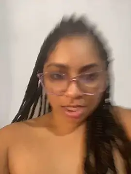 Snapshot of Tana_latin chatting on 03-08-25, 03:50 Tana latin online show from 03-08-25, 03:50