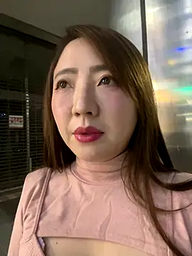 Snapshot of Hannababy_ chatting on 11-21-25, 04:16 Hannababy online show from 11-21-25, 04:16