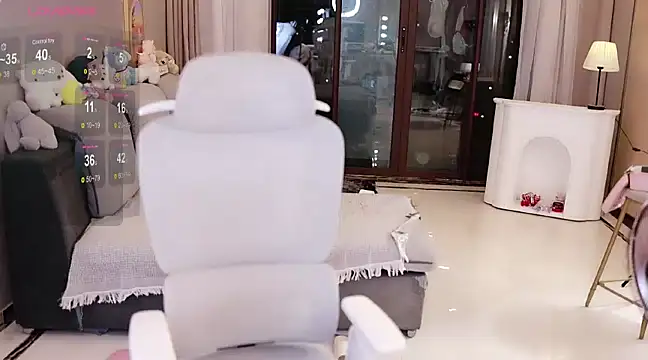 Snapshot of Moonccoi chatting on 02-06-25, 05:19 Moonccoi online show from 02-06-25, 05:19