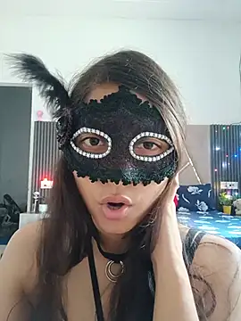 Snapshot of shnaz_1 chatting on 06-18-26, 05:08 shnaz 1 online show from 06-18-26, 05:08