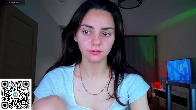 Snapshot of EmiliaZen chatting on 07-06-26, 09:17 EmiliaZen online show from 07-06-26, 09:17