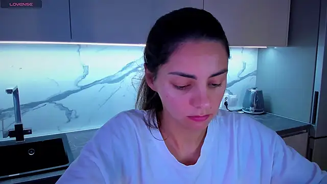 Snapshot of EmiliaZen chatting on 07-23-26, 01:53 EmiliaZen online show from 07-23-26, 01:53