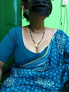 niiveditha online show from 02-28-25, 09:36