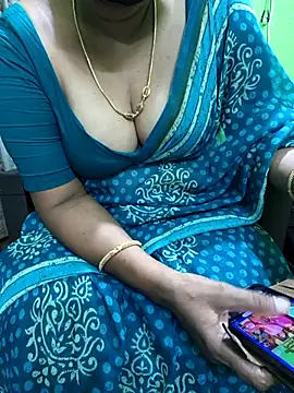 niiveditha online show from 09-18-25, 02:08