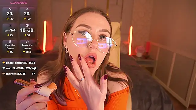 Snapshot of DivineJass chatting on 03-11-25, 04:32 DivineJass online show from 03-11-25, 04:32