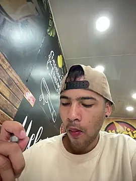 Snapshot of Twink_X chatting on 02-15-25, 09:37 Twink X online show from 02-15-25, 09:37