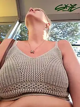 Snapshot of Sexybiene969 chatting on 09-08-25, 02:38 Sexybiene969 online show from 09-08-25, 02:38