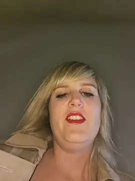 Snapshot of Sexybiene969 chatting on 11-05-25, 05:46 Sexybiene969 online show from 11-05-25, 05:46