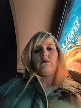 Snapshot of Sexybiene969 chatting on 12-04-25, 04:59 Sexybiene969 online show from 12-04-25, 04:59