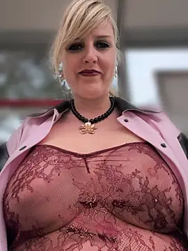 Sexybiene969 online show from 05-14-26, 04:14