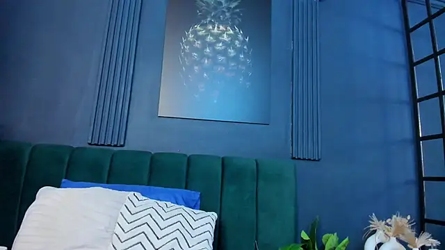 scarlet edwars online show from 04-17-26, 06:55