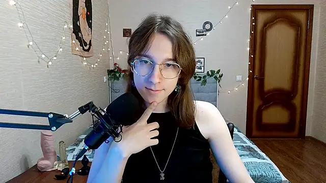 Snapshot of tangerine4dreams chatting on 02-13-25, 12:54 tangerine4dreams online show from 02-13-25, 12:54