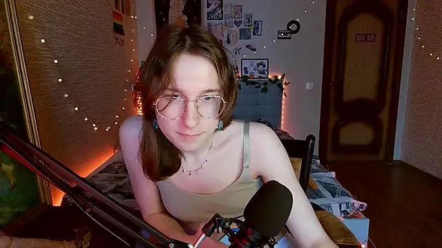 Snapshot of tangerine4dreams chatting on 02-22-25, 12:29 tangerine4dreams online show from 02-22-25, 12:29