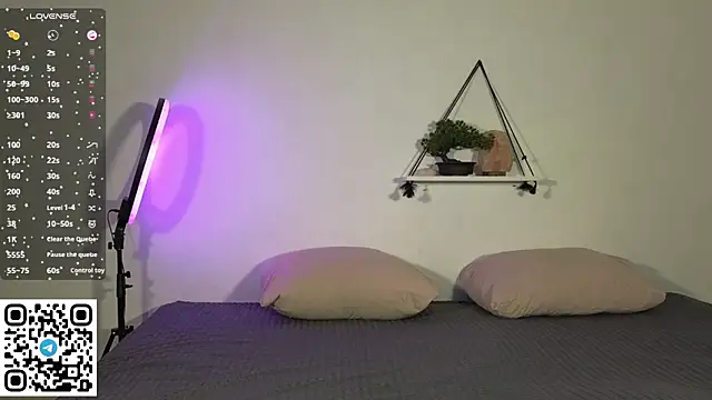 Snapshot of Julian_wins chatting on 02-14-26, 12:51 Julian wins online show from 02-14-26, 12:51