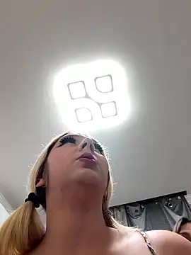 hotamanda01 online show from 01-05-26, 07:28