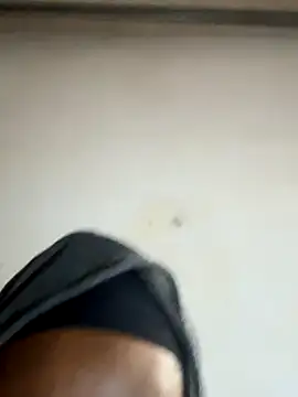 Snapshot of OneWhoBringsJoy chatting on 11-09-25, 11:52 OneWhoBringsJoy online show from 11-09-25, 11:52