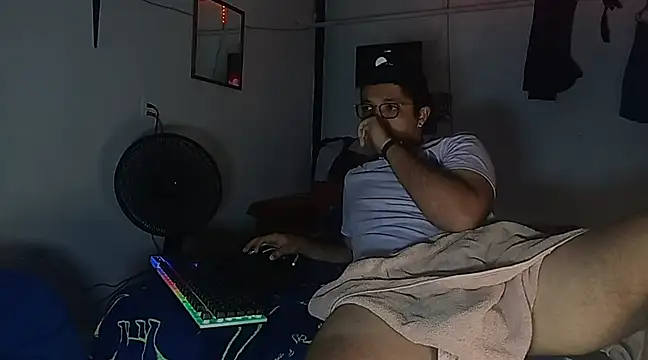 Snapshot of Diegovilla20 chatting on 03-22-25, 05:28 Diegovilla20 online show from 03-22-25, 05:28