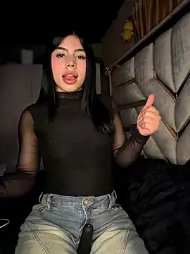 Laura-Khalifa online show from 03-27-26, 05:35