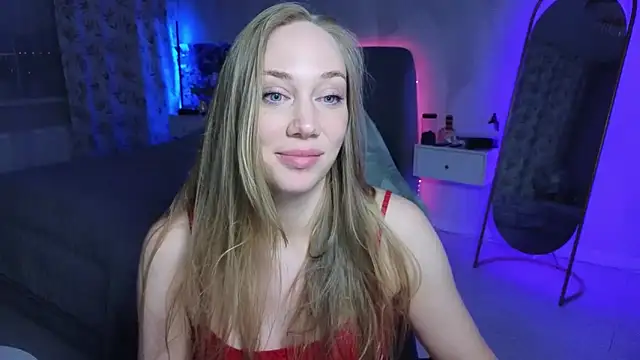 Snapshot of Engel_13 chatting on 05-15-26, 07:10 Engel 13 online show from 05-15-26, 07:10
