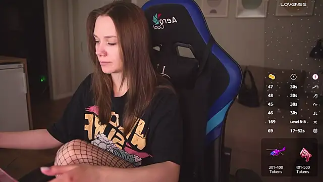 Snapshot of alexa_feels_ chatting on 02-19-26, 04:58 alexa feels online show from 02-19-26, 04:58