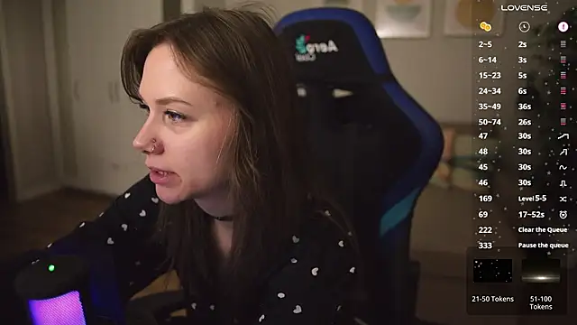 Snapshot of alexa_feels_ chatting on 03-19-26, 04:33 alexa feels online show from 03-19-26, 04:33