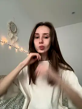 Snapshot of RosieMills chatting on 12-16-25, 03:28 RosieMills online show from 12-16-25, 03:28