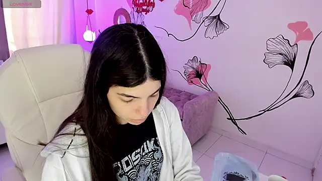 Snapshot of Isabela_Fiorelli chatting on 02-10-26, 01:15 Isabela Fiorelli online show from 02-10-26, 01:15