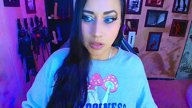 Snapshot of cherryy_bombshelll chatting on 11-02-25, 08:33 cherryy bombshelll online show from 11-02-25, 08:33